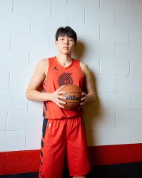 半岛体育app下载-开拓者揭幕战VS森林狼 随后连续接受流量队检阅（勇士快船湖人）