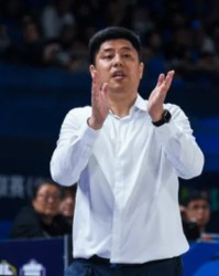 解说员：西蒙虽已来山西试训，但他守强攻弱&amp;amp;并不适合CBA