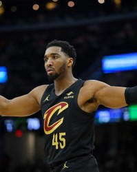 半岛体育-米切尔：不理解为何两次挑战成功后不能再挑战 希望可以修改