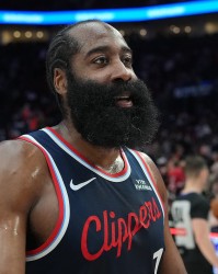 马特·巴恩斯：向哈登致敬他仍场均26+8 他应该进全明星